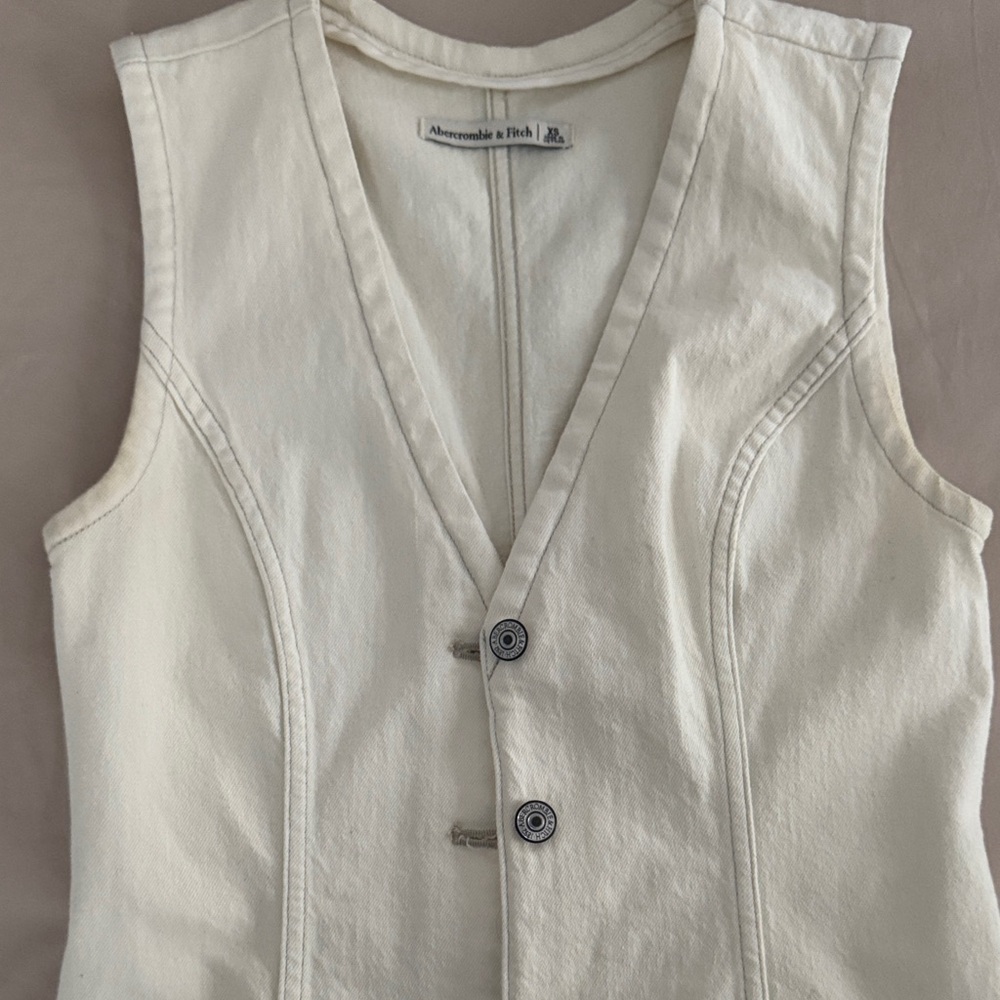 Abercrombie Sleeveless Denim Button-Down Dress - Picture 2 of 6